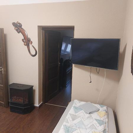 Feher Galamb Apartman 贾尔 外观 照片