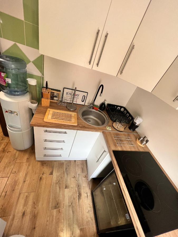 Feher Galamb Apartman 贾尔 外观 照片